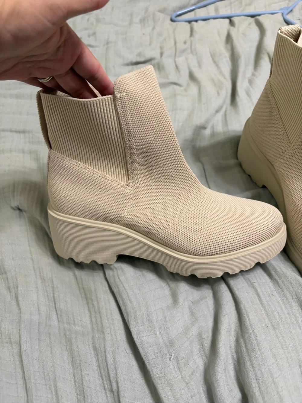 Vivaia beige Everly boot water repellent chunky heel size 39/8
